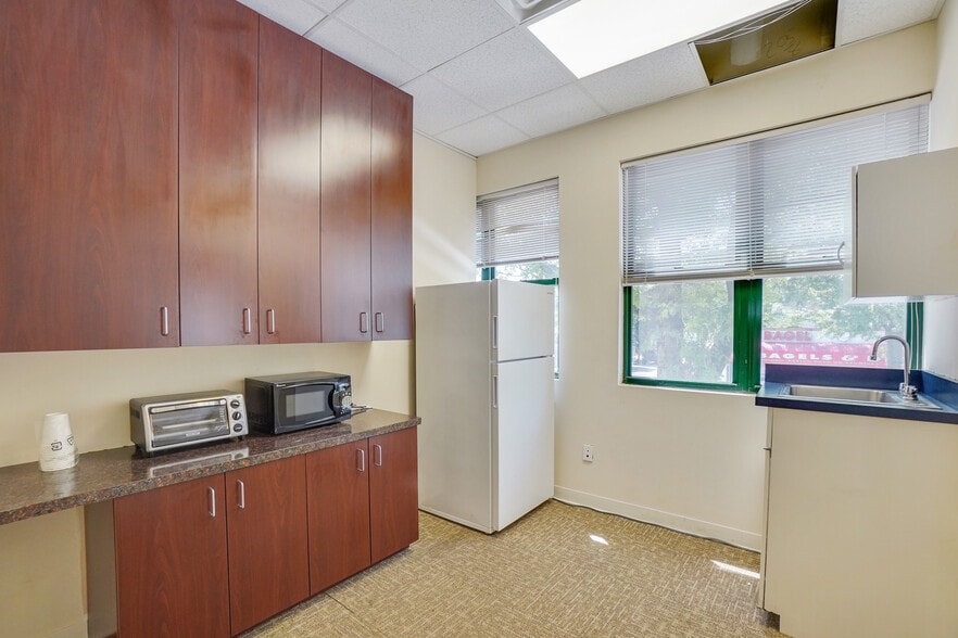 More Photos Of 3845 Richmond Ave, Staten Island Storefront Retail Office For Lease