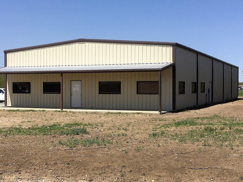 More Photos Of 2346 Seaborn Rd, Ponder Unknown For Lease