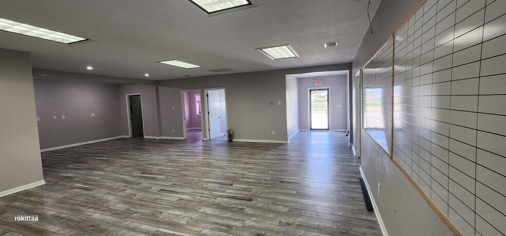 More Photos Of 616 Rankin Cir N, Houston Warehouse For Lease