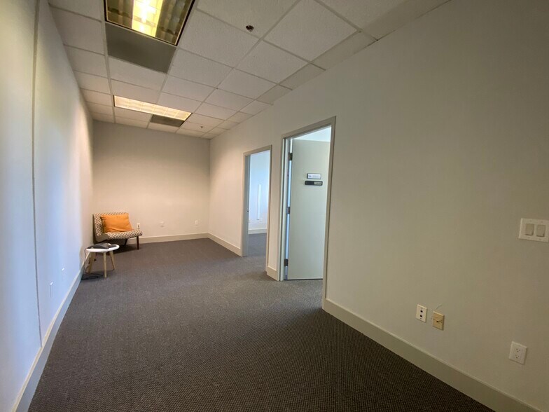 More Photos Of 415 Knollcrest Dr, Redding Office For Sale