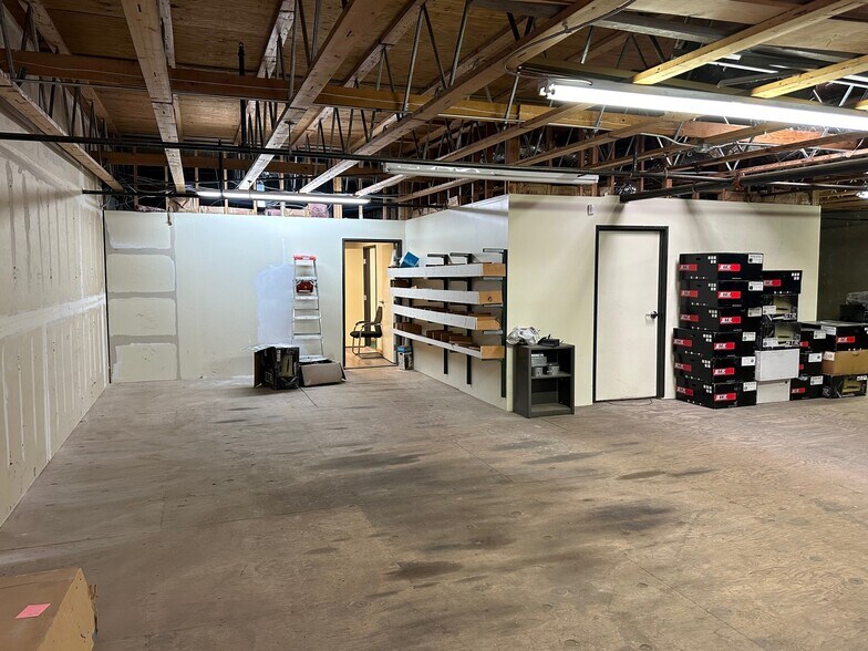 More Photos Of 11930 Goldring Rd, Arcadia Light Distribution For Sale