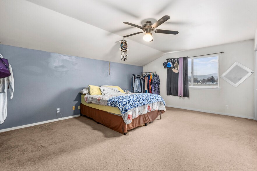 More Photos Of 3521 Blue Crane Ln, Yakima Warehouse For Sale