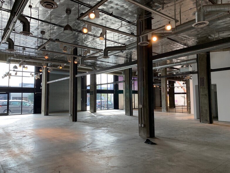 More Photos Of 8175 Melrose Ave, Los Angeles Freestanding For Lease