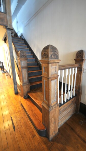 More Photos Of 117-119 W Broad St, Richmond Apartments For Lease