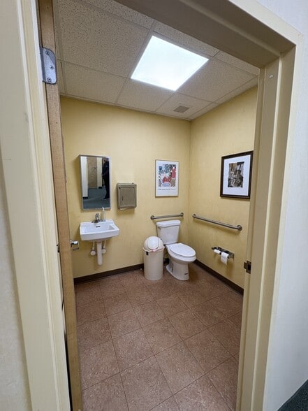 More Photos Of 312A Bedford Ave, Bellmore Healthcare For Sale