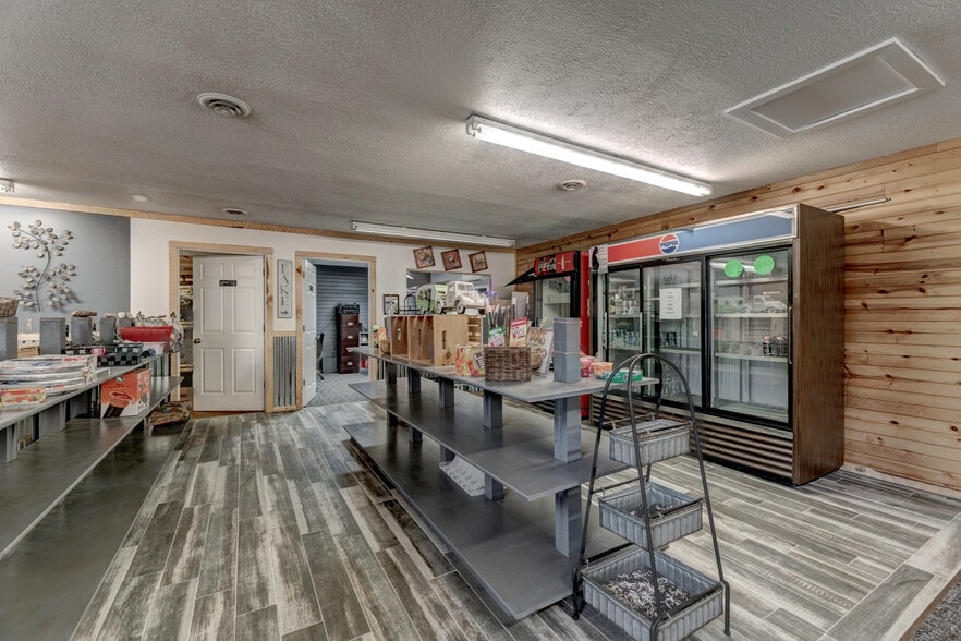 More Photos Of 1116 N 5th St, Custer Trailer Camper Park For Sale