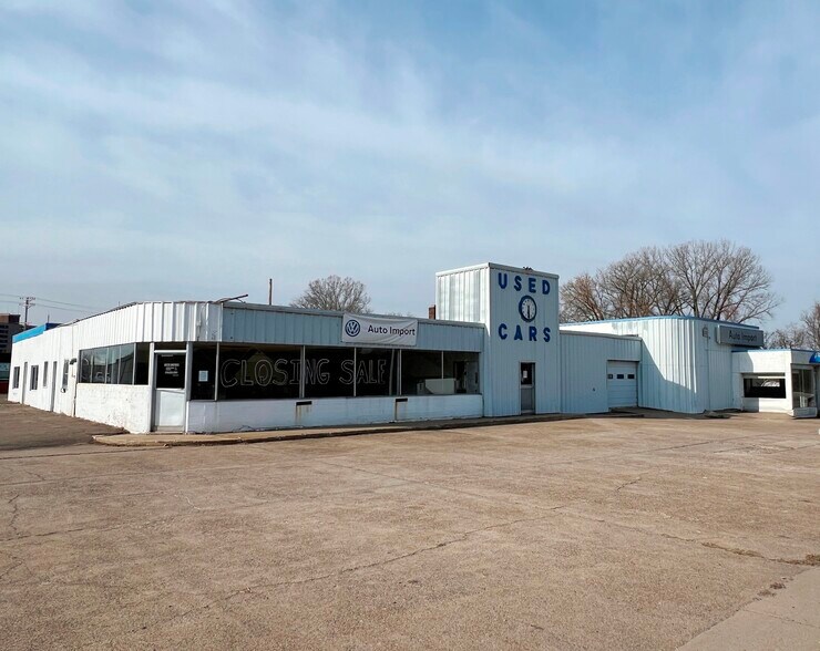 More Photos Of 22 Washington St, Brainerd Auto Dealership For Sale