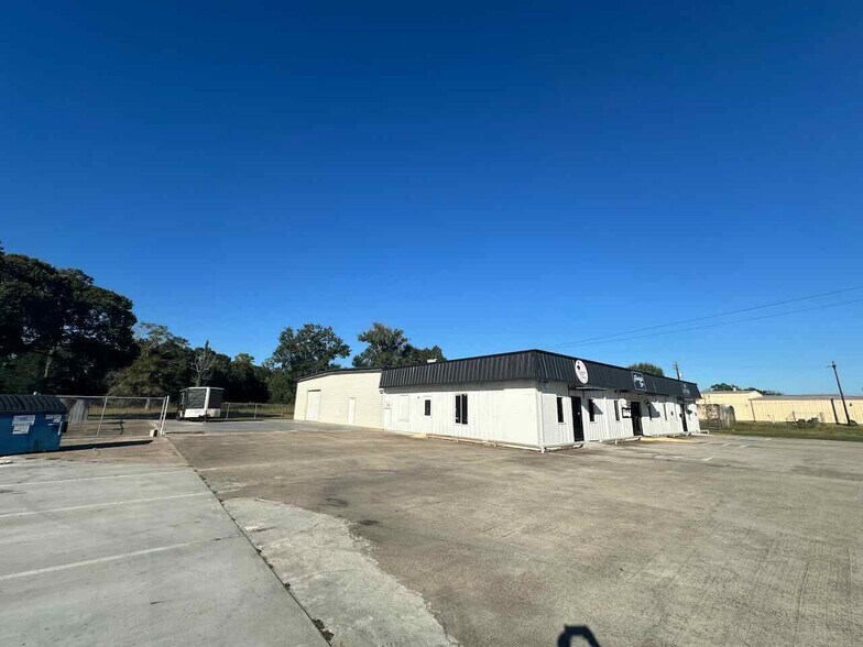 More Photos Of 7550 College St, Beaumont Industrial For Sale