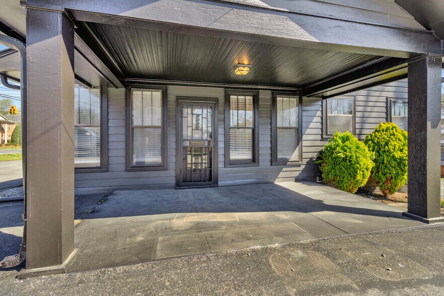 More Photos Of 131 Donelson Pike, Nashville Loft Creative Space For Sale