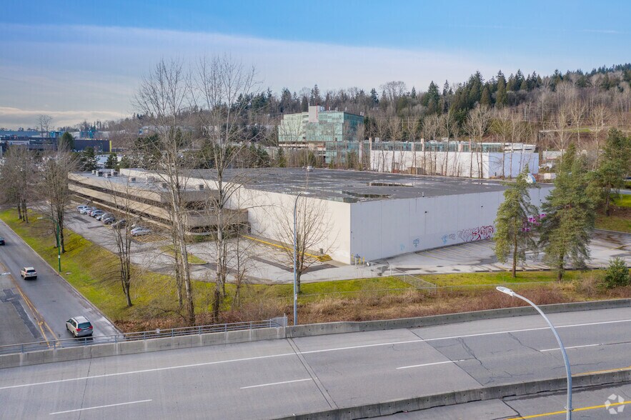 More Photos Of 8651 Eastlake Dr, Burnaby Warehouse For Lease