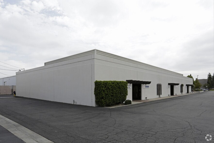 More Photos Of 13903-13921 Artesia Blvd, Cerritos Flex For Lease