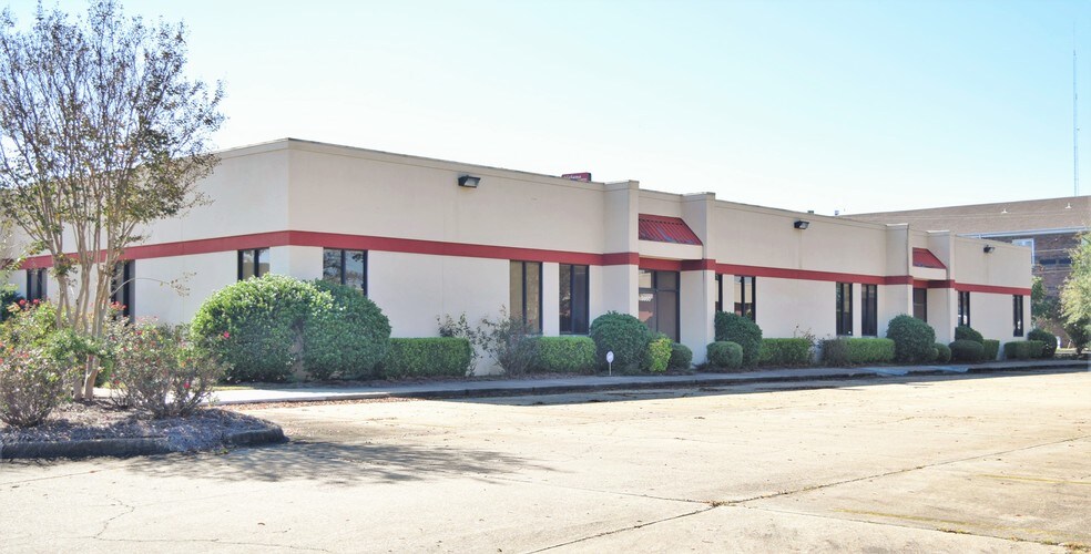 Primary Photo Of 5946-5950 Monticello Dr, Montgomery Flex For Lease
