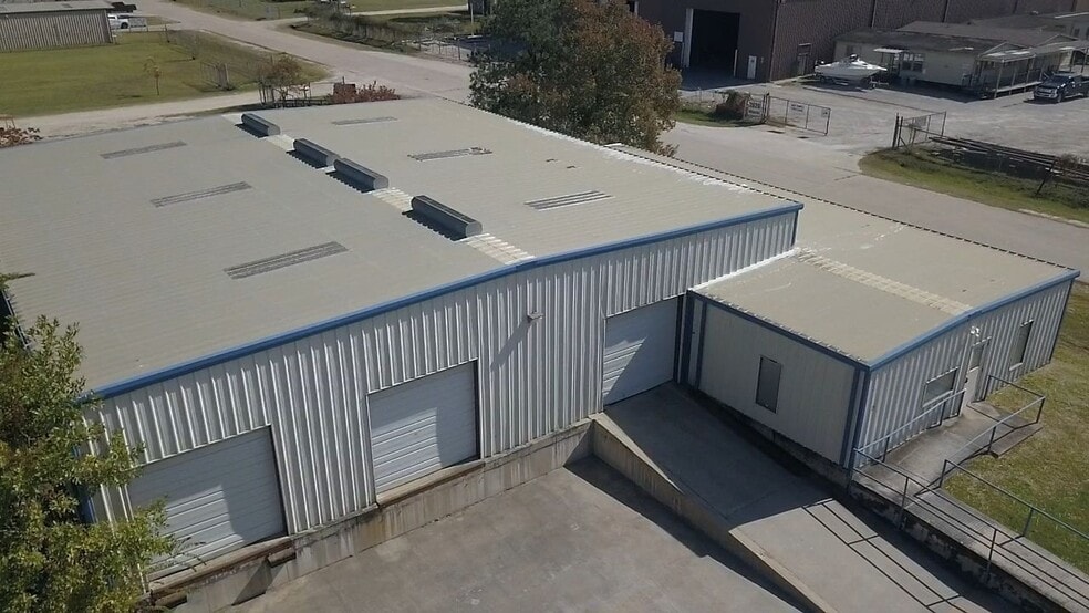 More Photos Of 2624 Wilson Rd, Humble Warehouse For Lease