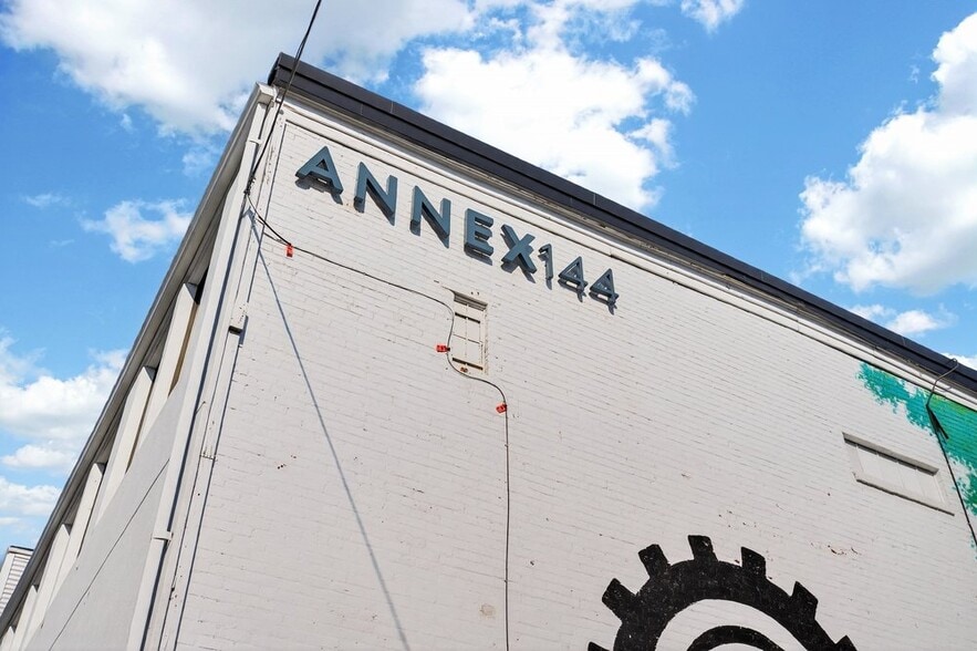 More Photos Of 144-150 Chatham St, Hamilton Manufacturing For Lease
