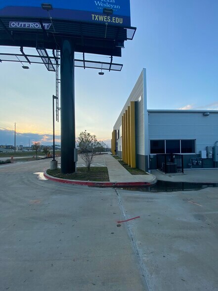 More Photos Of 3111 IH 30, Dallas Light Distribution For Lease