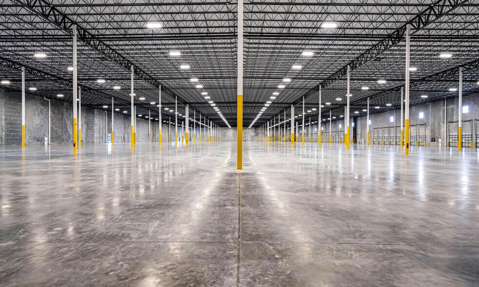 More Photos Of 15430 Corporate Rd N, Jupiter Unknown For Lease