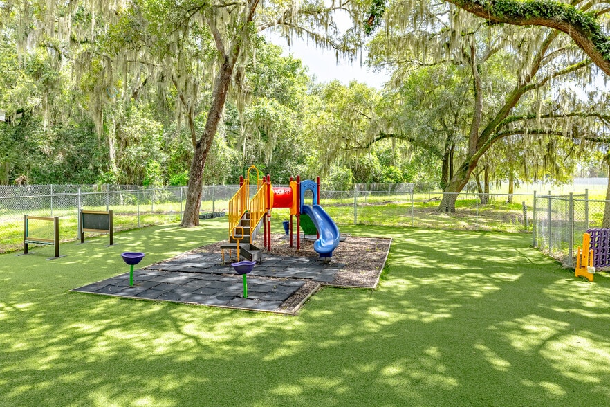 More Photos Of 6837 Lakeville Rd, Orlando Religious Facility For Sale