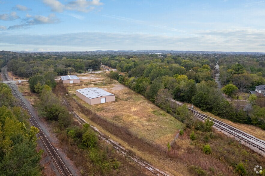 More Photos Of 1516 S Sycamore St, Palestine Warehouse For Sale