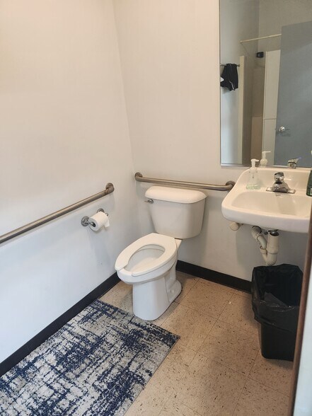 More Photos Of 1625 Weld Rd, Elgin Warehouse For Lease