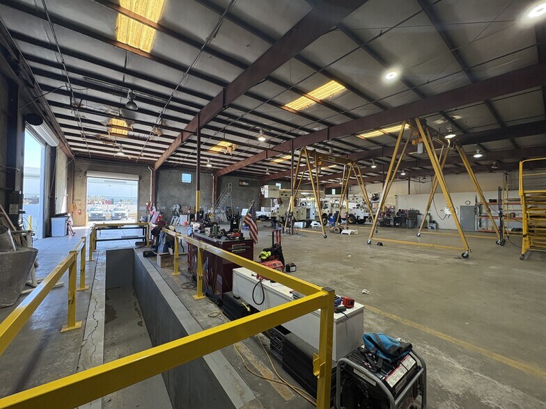 More Photos Of 2073 Railroad St, Corona Land For Lease