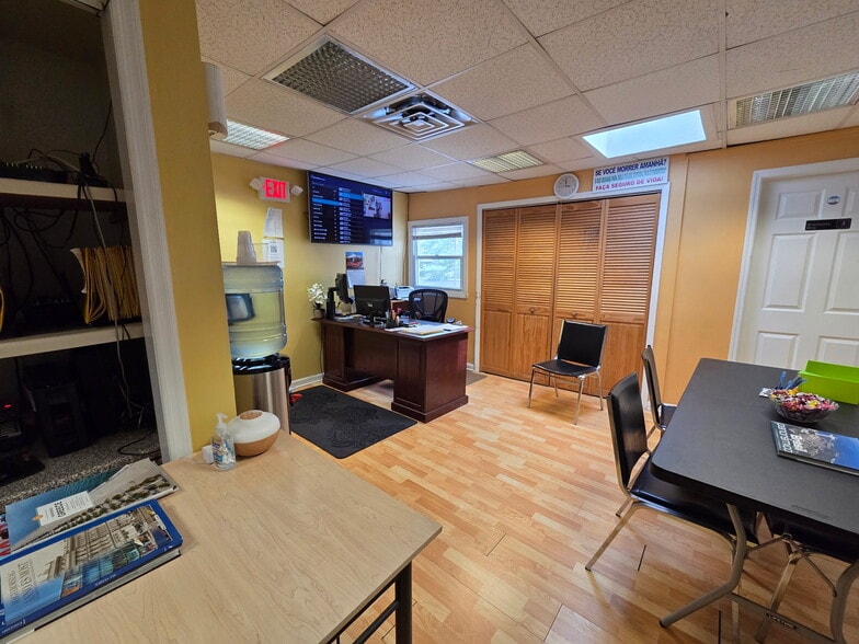 More Photos Of 257 Ferry St, Newark General Retail For Sale