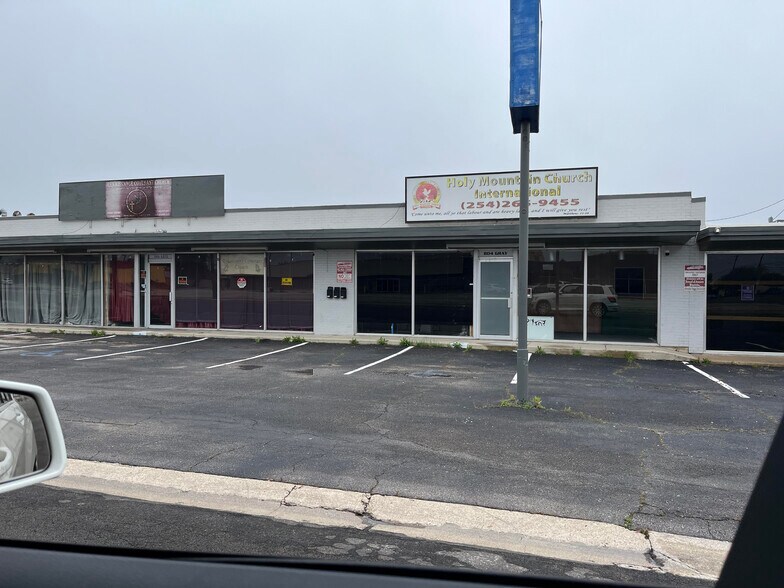 More Photos Of 802-806 N Gray St, Killeen Freestanding For Sale