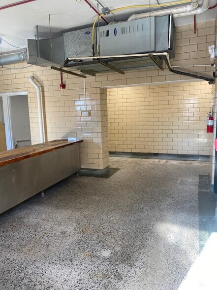 More Photos Of 319 N Wayne St, Piqua Loft Creative Space For Lease