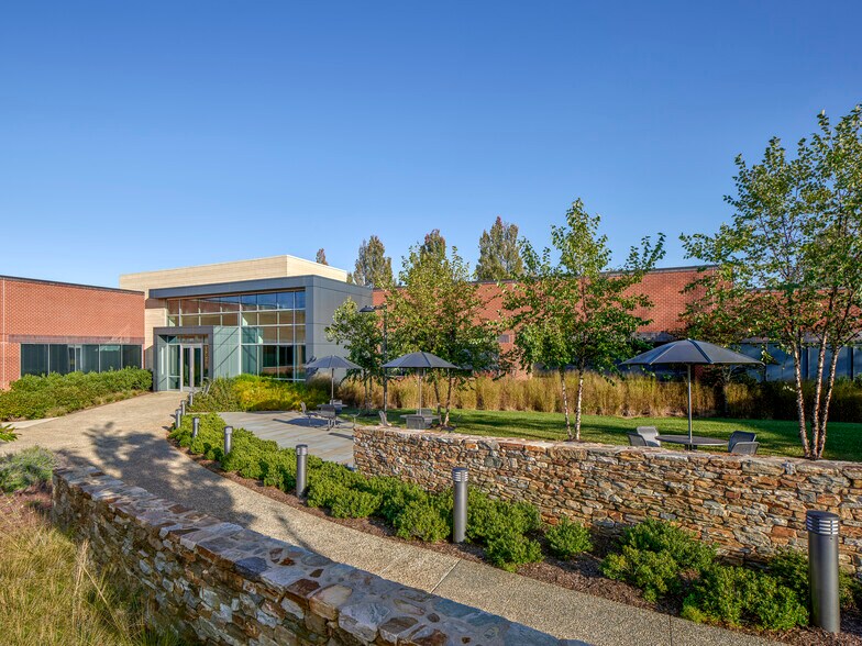 More Photos Of 411 Eagleview Blvd, Exton Office For Lease