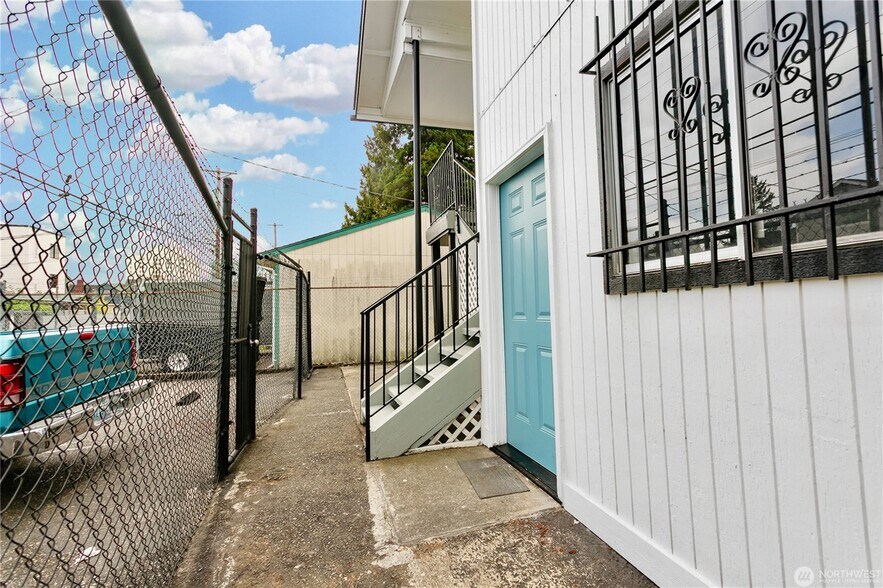 More Photos Of 1405 Martin Luther King Jr Way, Tacoma Apartments For Sale