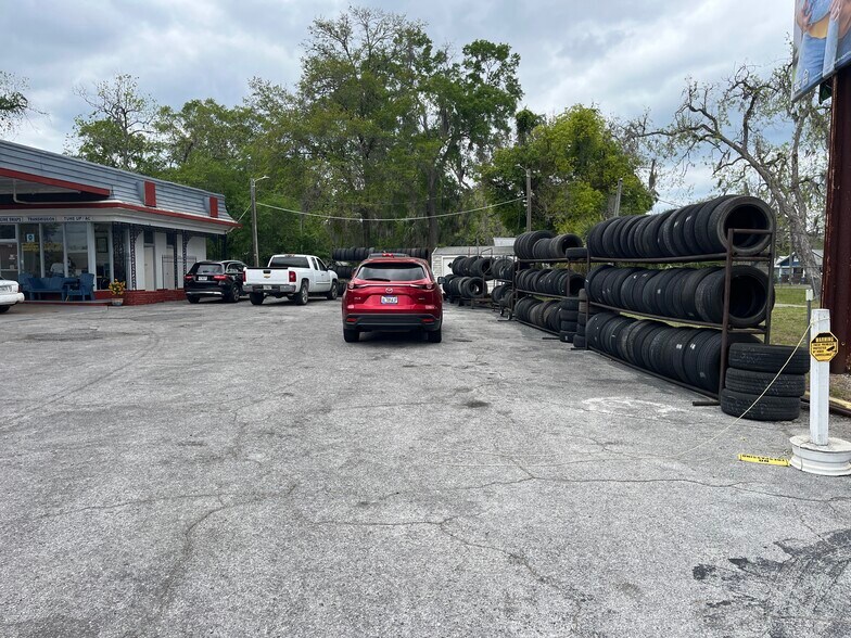 More Photos Of 207 N Temple Ave, Starke Auto Repair For Sale