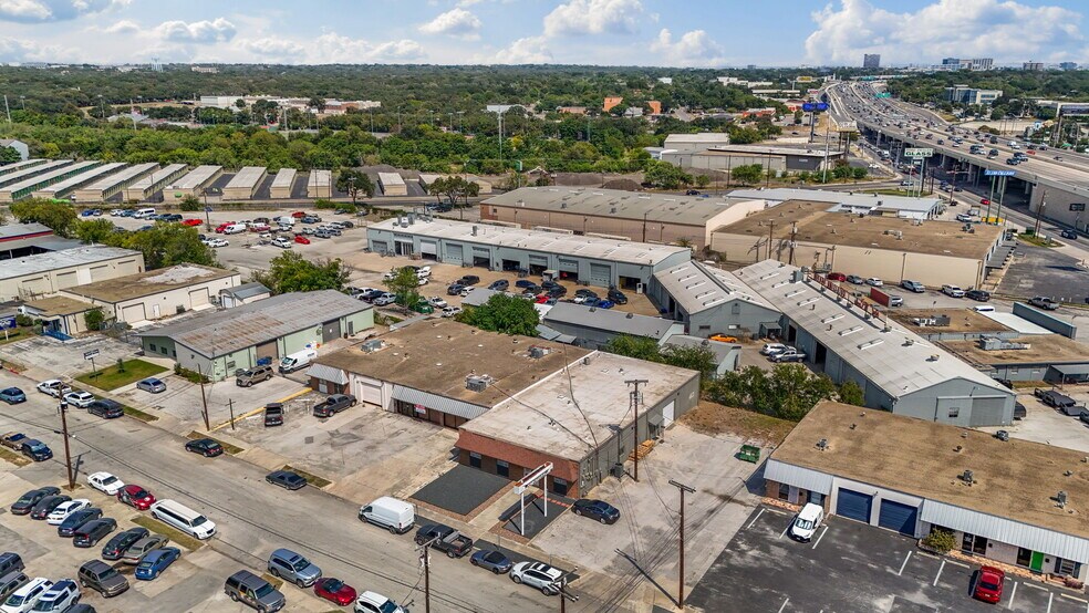 More Photos Of 8402 Speedway Dr, San Antonio Warehouse For Sale