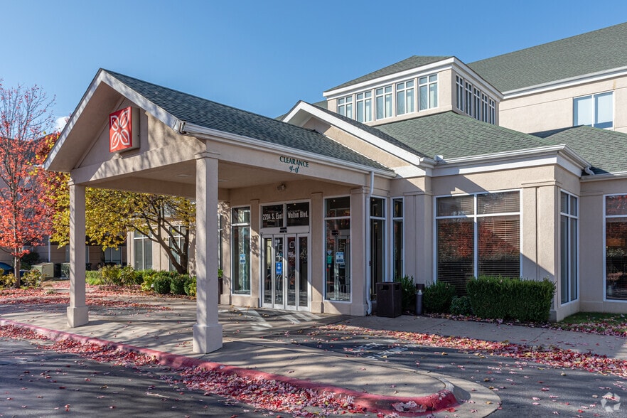 Primary Photo Of 2204 SE Walton Blvd, Bentonville Hotel For Sale