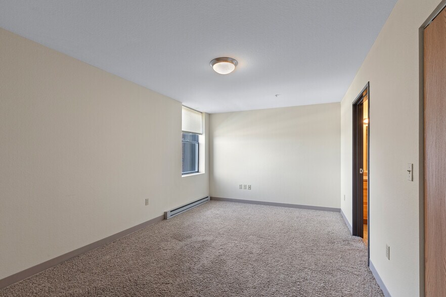 More Photos Of 1120 E Parkway Ave, Oshkosh Multifamily For Sale