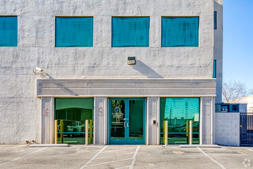 More Photos Of 3345 Pepper Ln, Las Vegas Light Distribution For Sale