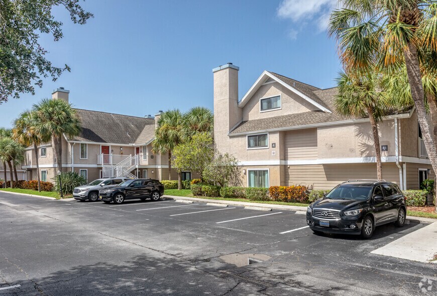 More Photos Of 13200 49th St N, Clearwater Apartments For Lease