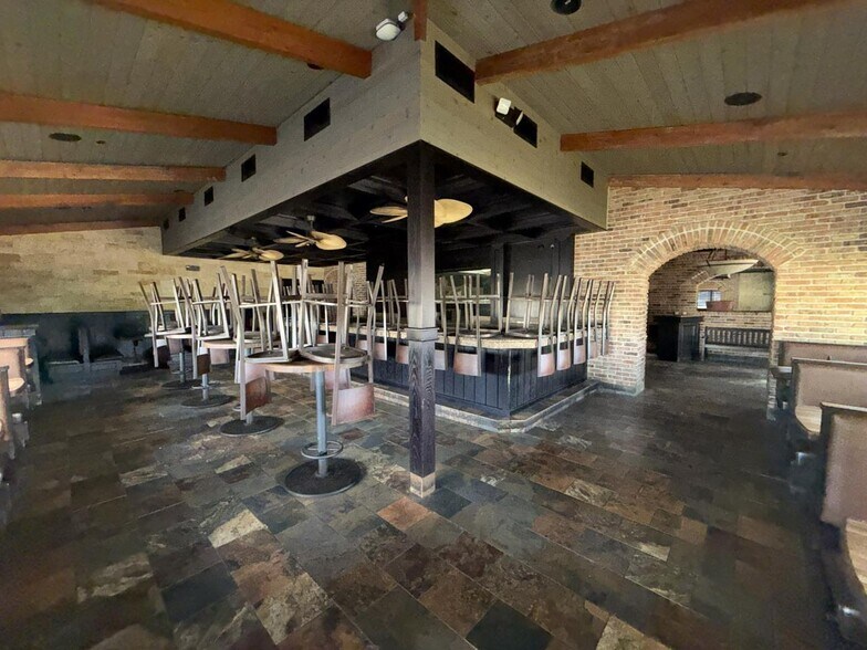 More Photos Of 224 Blanchard St, West Monroe Restaurant For Sale