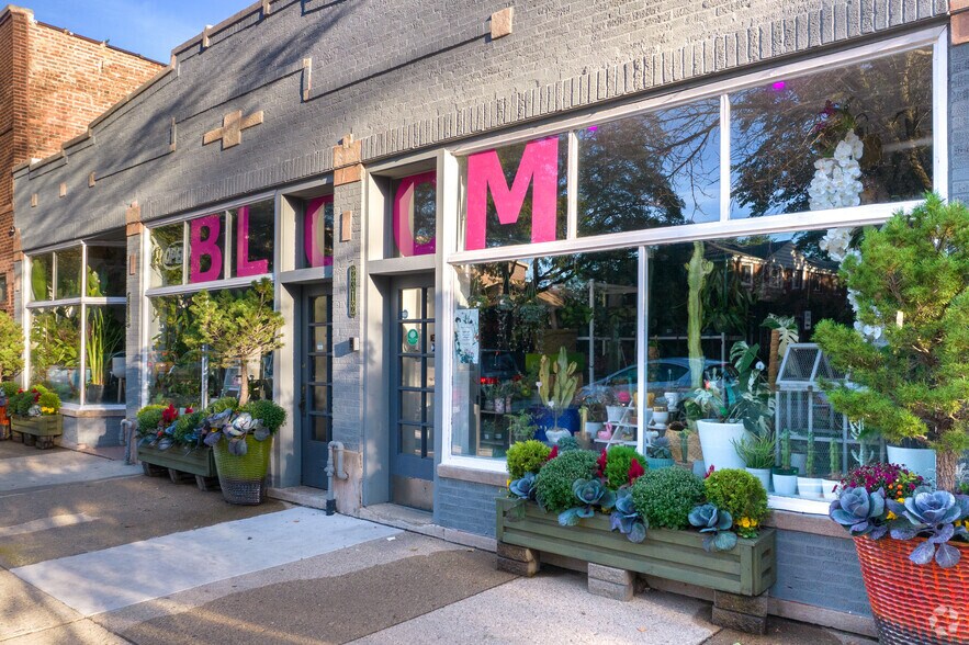 More Photos Of 2312 W Touhy Ave, Chicago General Retail For Sale