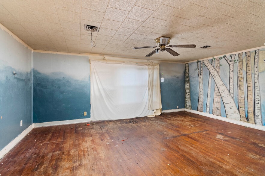 More Photos Of 1834 NW Topeka Blvd, Topeka General Retail For Sale