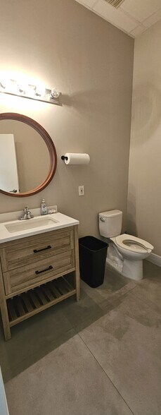 More Photos Of 28731 S Cargo Ct, Bonita Springs Light Manufacturing For Lease