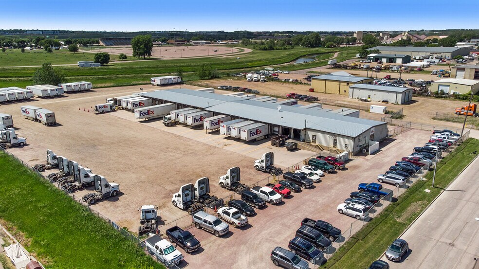 Primary Photo Of 2901 W 7th St, Sioux Falls Warehouse For Lease