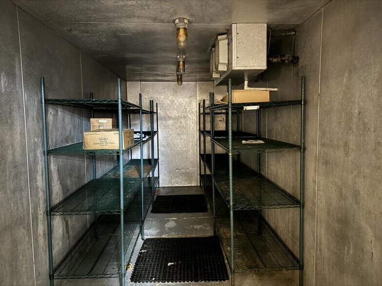 More Photos Of 4111 Timberlake Dr, Pontoon Beach Restaurant For Sale