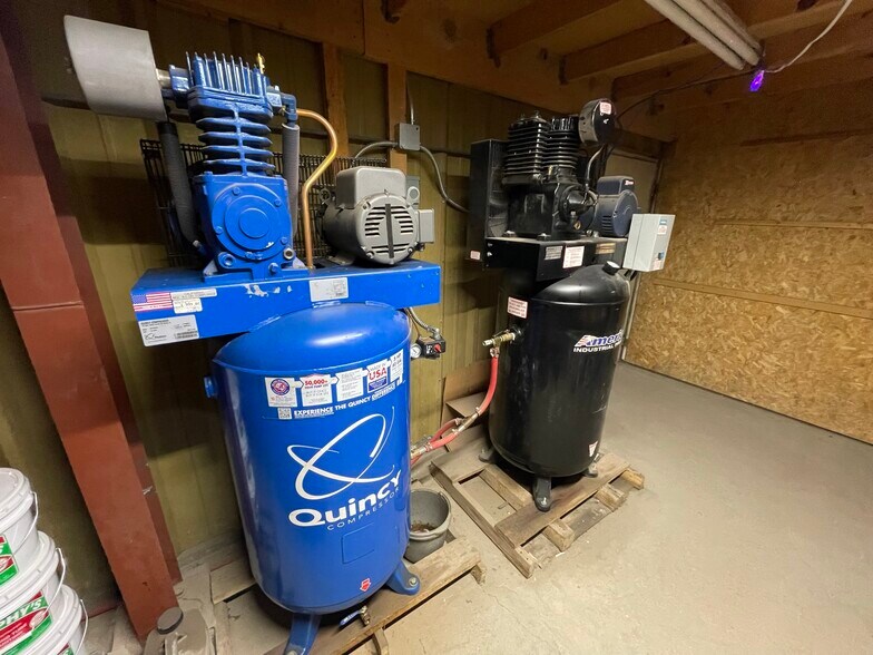 More Photos Of 115 E E St, Ogallala Auto Repair For Sale