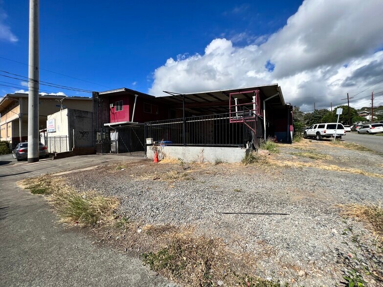More Photos Of 1302 N School St, Honolulu Service For Lease