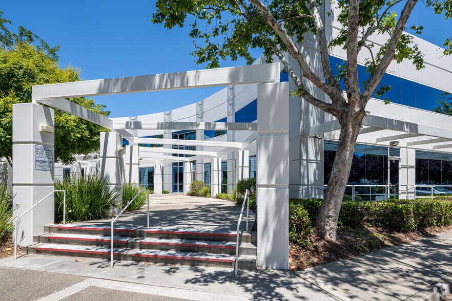 More Photos Of 4225 Hacienda Dr, Pleasanton Warehouse For Lease