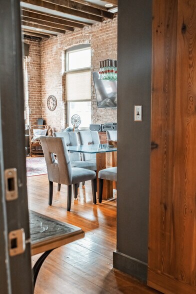 More Photos Of 112 18th St N, Birmingham Storefront For Sale