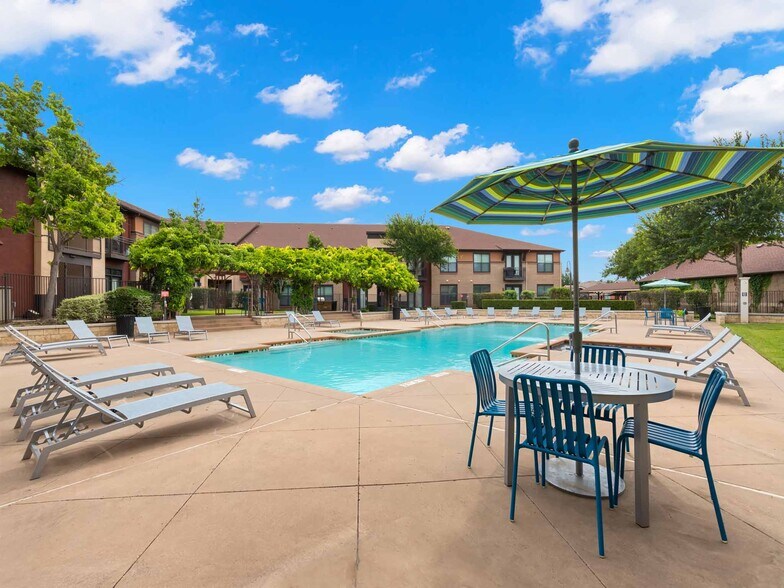 More Photos Of 2000 E Arapaho Rd, Richardson Apartments For Lease