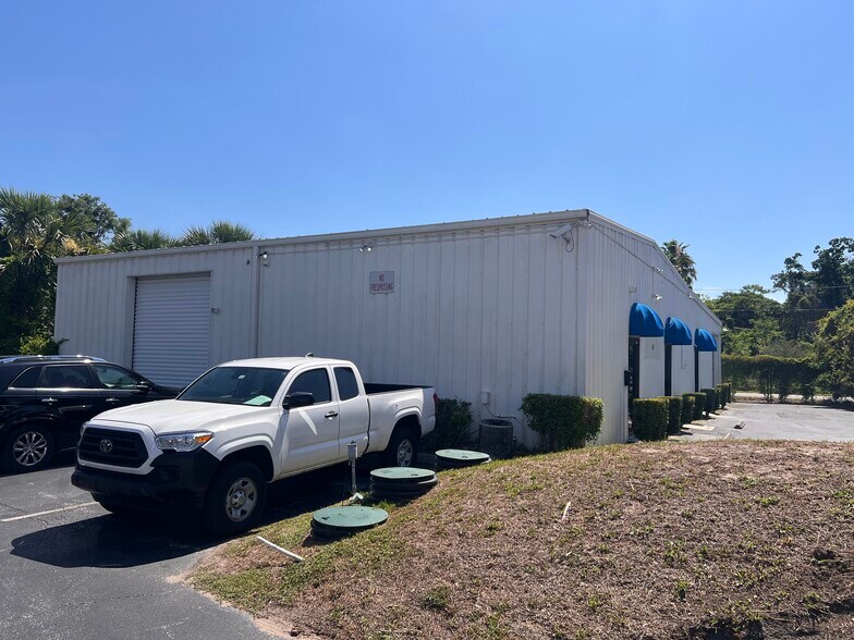 More Photos Of 5072 Edgewater Dr, Orlando Service For Lease
