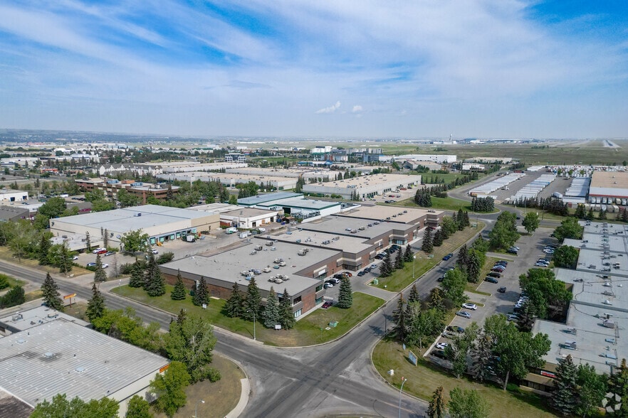 More Photos Of 3805-3905 29th St NE, Calgary Warehouse For Lease