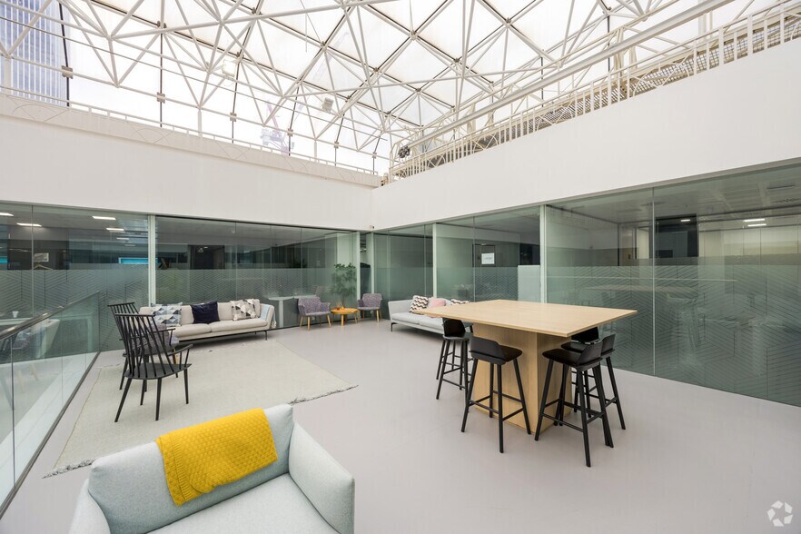 More Photos Of 35 New Broad St, London Coworking Space
