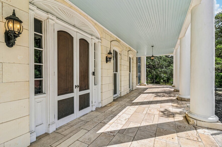 More Photos Of 7735 Mocking Bird Ln, San Antonio Lodge Meeting Hall For Sale